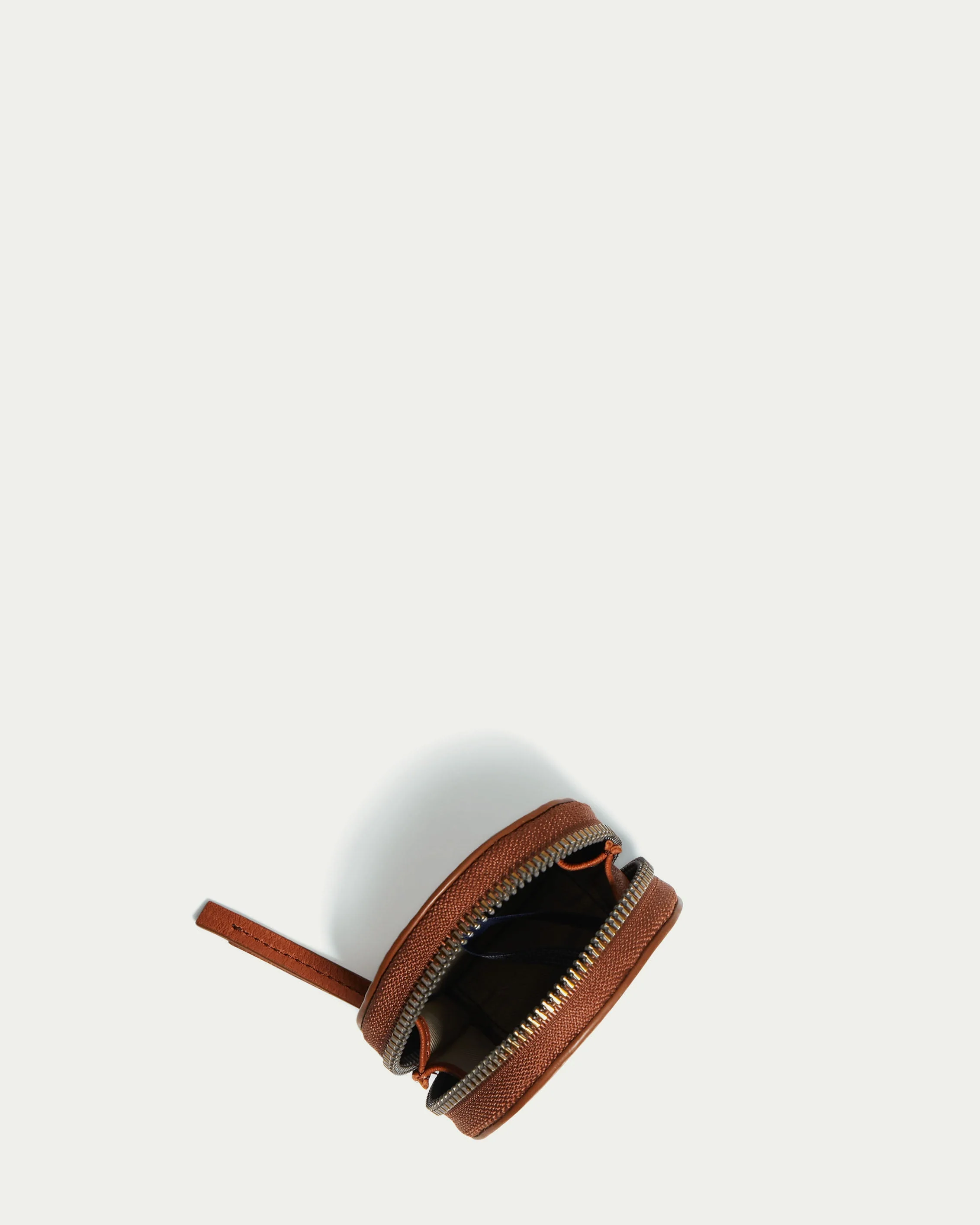 Stowe Round Coin Pouch - Image 6