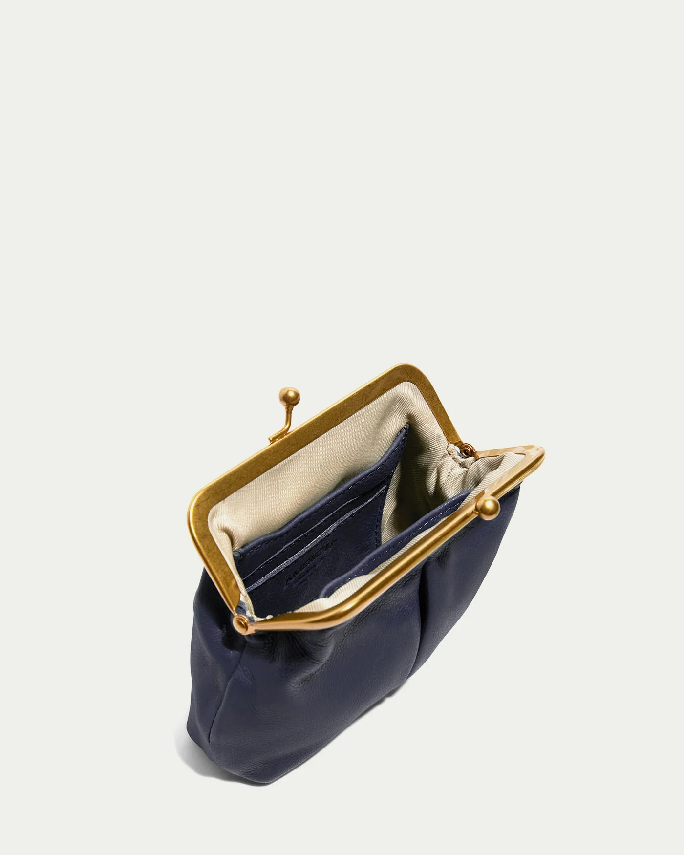 Wolfe Kisslock Wallet - Image 16